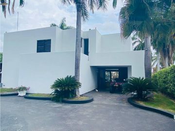 Se vende magnifica casa campestre en Melgar