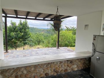 Se vende magnifica casa campestre en Melgar