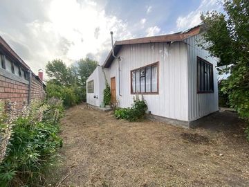 Casa en venta de 2 dorm. con terreno de 500 m2. en Natales