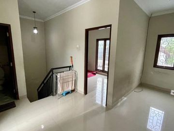 Rumah nyaman lingkungan perumahan dekat ke kampus Uii