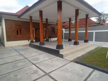 Joglo Murah & Luas BONUS Kolam Renang dekat Exit Tol Prambanan