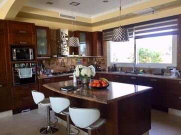 IMPONENTE CHALET DE GRAN CATEGORIA EN VENTA
