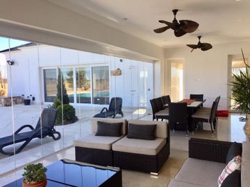 IMPONENTE CHALET DE GRAN CATEGORIA EN VENTA