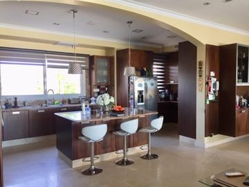 IMPONENTE CHALET DE GRAN CATEGORIA EN VENTA