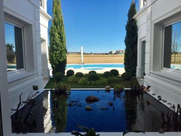 IMPONENTE CHALET DE GRAN CATEGORIA EN VENTA