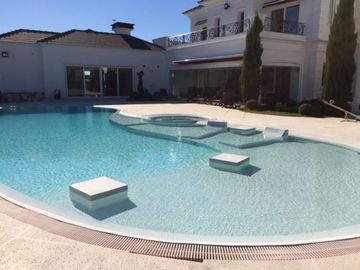 IMPONENTE CHALET DE GRAN CATEGORIA EN VENTA