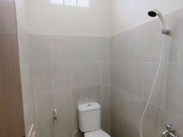 rumah strategis dekat stasiun depok baru