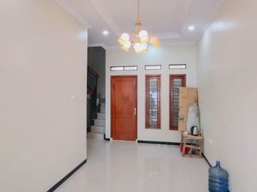 rumah strategis dekat stasiun depok baru