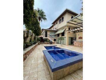SE VENDE CASA EN LA ALAMEDA