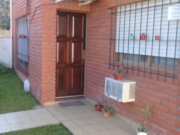 Venta casa 4 ambientes lote amplio  Derqui Pilar