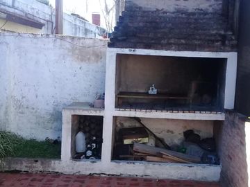 Venta casa 4 ambientes lote amplio  Derqui Pilar