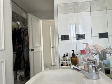 VENTA DEPARTAMENTO EL GOLF, VERBO DIVINO,4 ESTACIONAMIENTOS