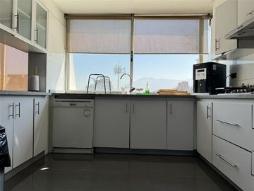 VENTA DEPARTAMENTO EL GOLF, VERBO DIVINO,4 ESTACIONAMIENTOS