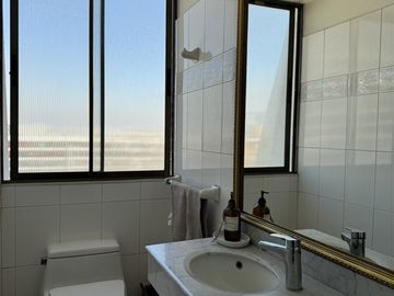 VENTA DEPARTAMENTO EL GOLF, VERBO DIVINO,4 ESTACIONAMIENTOS
