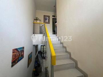 Rumah 2 Lantai Siap Huni Dalam Cluster Ekslusif di Pejaten