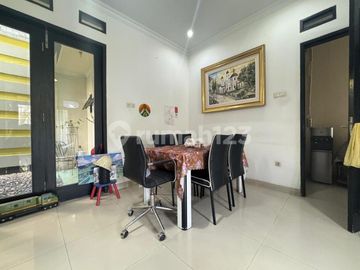 Rumah 2 Lantai Siap Huni Dalam Cluster Ekslusif di Pejaten