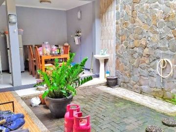 Rumah 2 Lantai Luas 135 di Bunga Bunga Suhat kota Malang