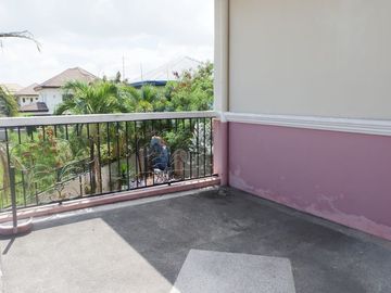 2 Storey House with 3 Bedrooms for RENT in Angeles City