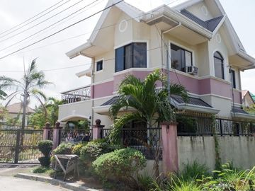 2 Storey House with 3 Bedrooms for RENT in Angeles City