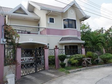 2 Storey House with 3 Bedrooms for RENT in Angeles City