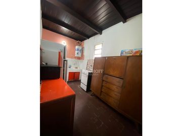 AMPLIO TERRENO MULTIFAMILIAR CON CASA A RECICLAR, ZONA CENTRO