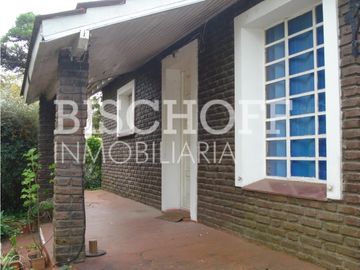 AMPLIO TERRENO MULTIFAMILIAR CON CASA A RECICLAR, ZONA CENTRO