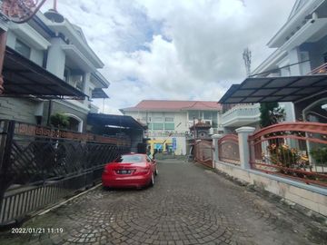 Rumah mewah dalam perumahan elite dengan security 24 jam di seputaran Jalan Tambak utara Mirota Godean