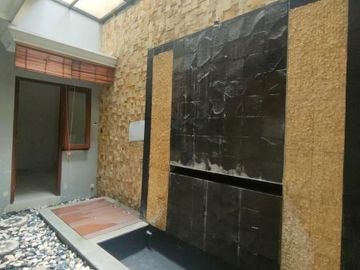 Rumah mewah dalam perumahan elite dengan security 24 jam di seputaran Jalan Tambak utara Mirota Godean
