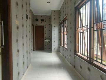 Rumah mewah dalam perumahan elite dengan security 24 jam di seputaran Jalan Tambak utara Mirota Godean