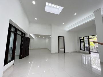 Di Jual Rumah Baru Siap Huni 4 Kamar di Batununggal Elok Bandung
