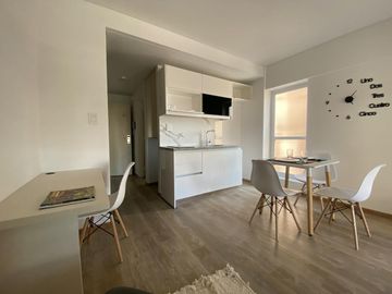 Departamento monoambiente premium con balcón - Centro Rosario
