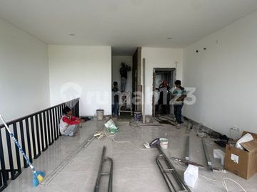 Disewa Ruko West Village Luas 6 X 12 4 Lantai ( Pakai Lift)