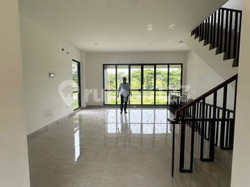 Disewa Ruko West Village Luas 6 X 12 4 Lantai ( Pakai Lift)