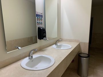 Super oficinas en Santa Fe muy buena ubicación a 100 mts del Centro Comercial