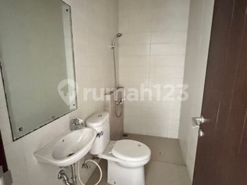 Rumah Multifungsi bisa Sebagai Kos 3 Lantai di Regentown BSD, Tangerang Selatan