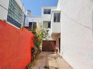 Casa en venta ideal para inversión, Vallarta Poniente, Guadalajara.