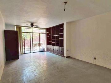 Casa en venta ideal para inversión, Vallarta Poniente, Guadalajara.