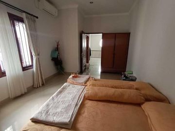 Rumah 2 Lantai Siap Huni di Cinere Hadap Barat Dalam Komplek Dekat Tol