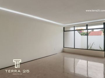 CASA  ESQUINERA REMODELADA A LA VENTA EN SATELITE EN VENTA