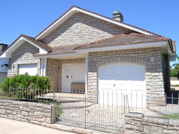 VENTA CHALET MAS DEPTO.