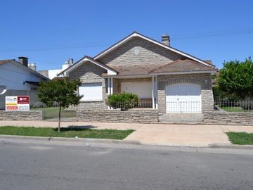 VENTA CHALET MAS DEPTO.