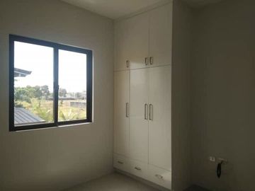 House for Sale with Swimming Pool and 4 BR in Cuayan Angeles City Near SM Clark
