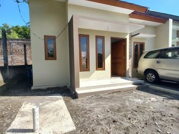 MURAH MERIAH !! Hunian Siap Huni di Timur Prambanan