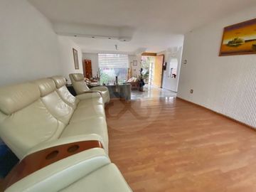 Casa en venta en Lomas de Tecamachalco