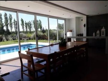 Excelente Casa de 6 Ambientes, Country &ampquotTERRAVISTA"
