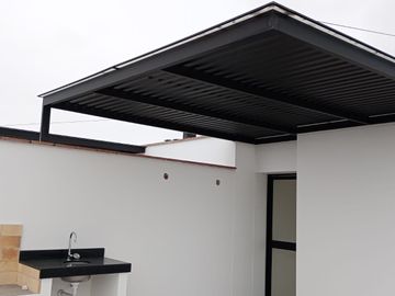 Exclusivos departamentos iluminados, con excelente ubicación en la Urb. Los Rosales.
Financiado por el BCP.
ENTREGA MAYO  2025.
Con accesos a las a