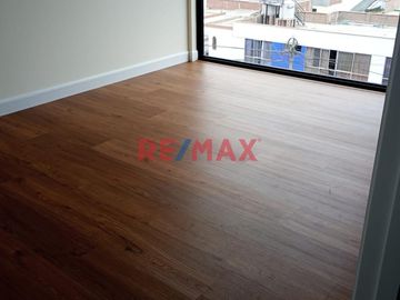 Exclusivos departamentos iluminados, con excelente ubicación en la Urb. Los Rosales.
Financiado por el BCP.
ENTREGA MAYO  2025.
Con accesos a las a