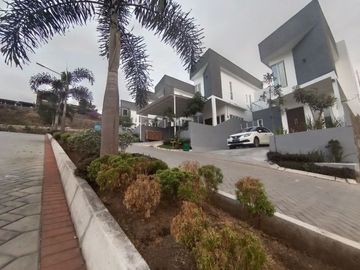 Rumah Indah View Bagus Dekat Kampus UNPAD Jatiangor Free KOLAM RENANG