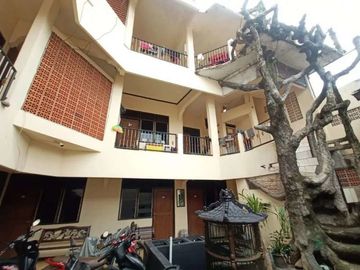 Rumah Kost-Kostan Belakang Universitas Trilogi