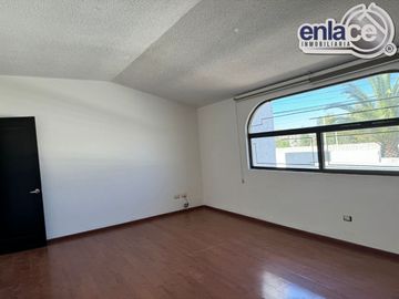 CASA EN VENTA EN LOMAS DEL SAHUATOBA